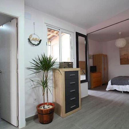 Suite Puerta Osario Con Terraza Sevilla Kültér fotó