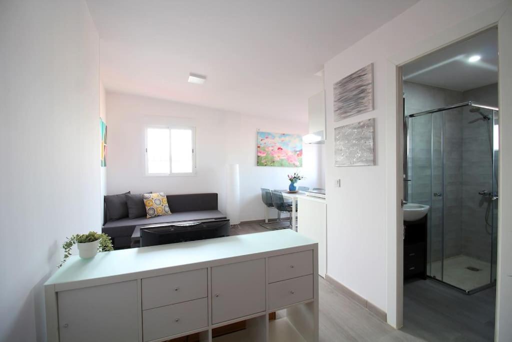 Suite Puerta Osario Con Terraza Sevilla Kültér fotó