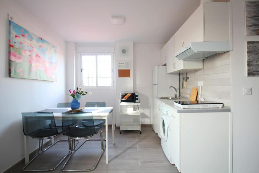Suite Puerta Osario Con Terraza Sevilla Kültér fotó