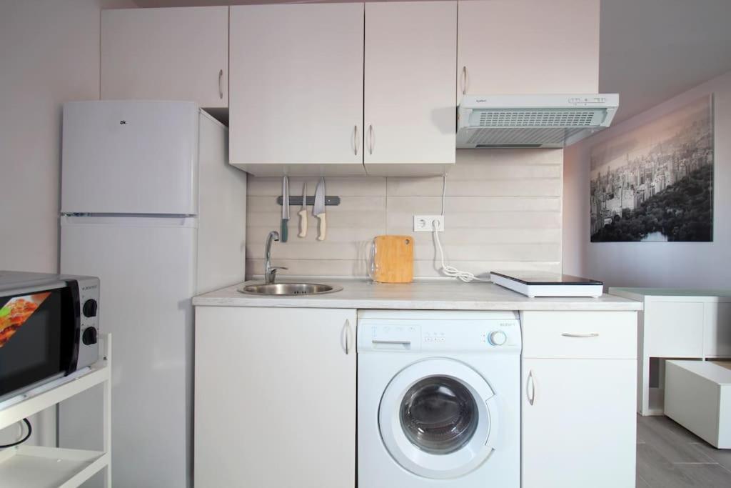Suite Puerta Osario Con Terraza Sevilla Kültér fotó