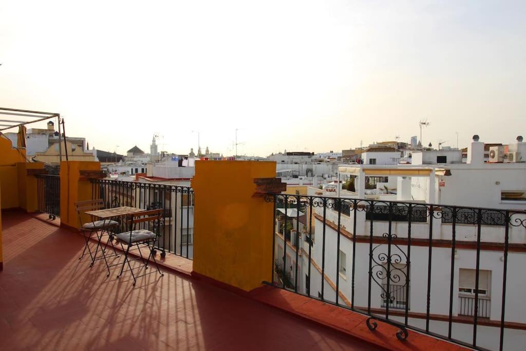 Suite Puerta Osario Con Terraza Sevilla Kültér fotó