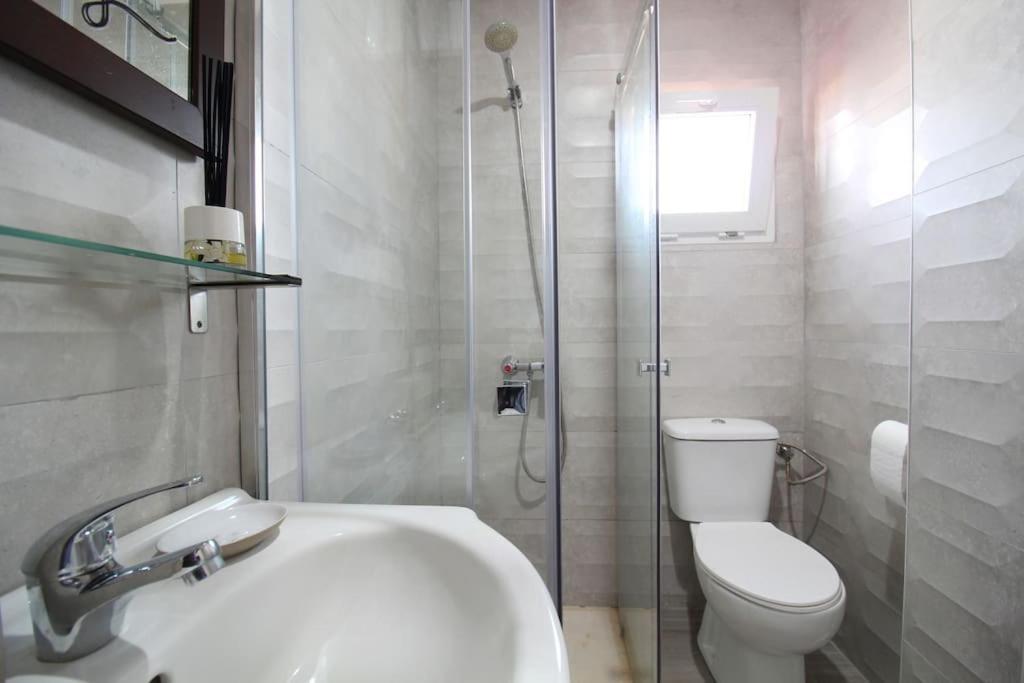 Suite Puerta Osario Con Terraza Sevilla Kültér fotó