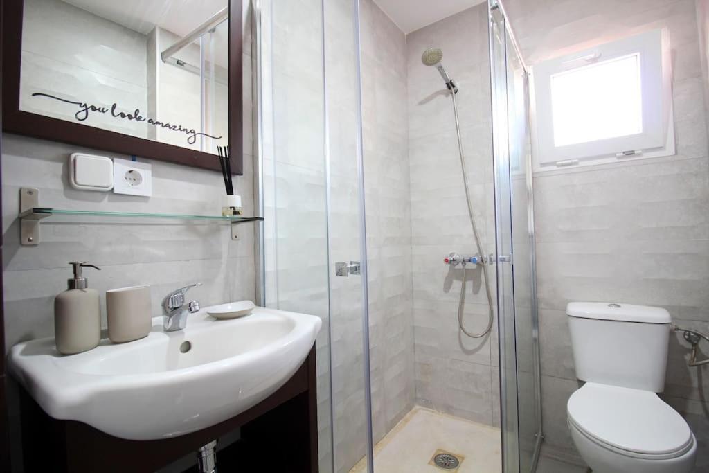 Suite Puerta Osario Con Terraza Sevilla Kültér fotó