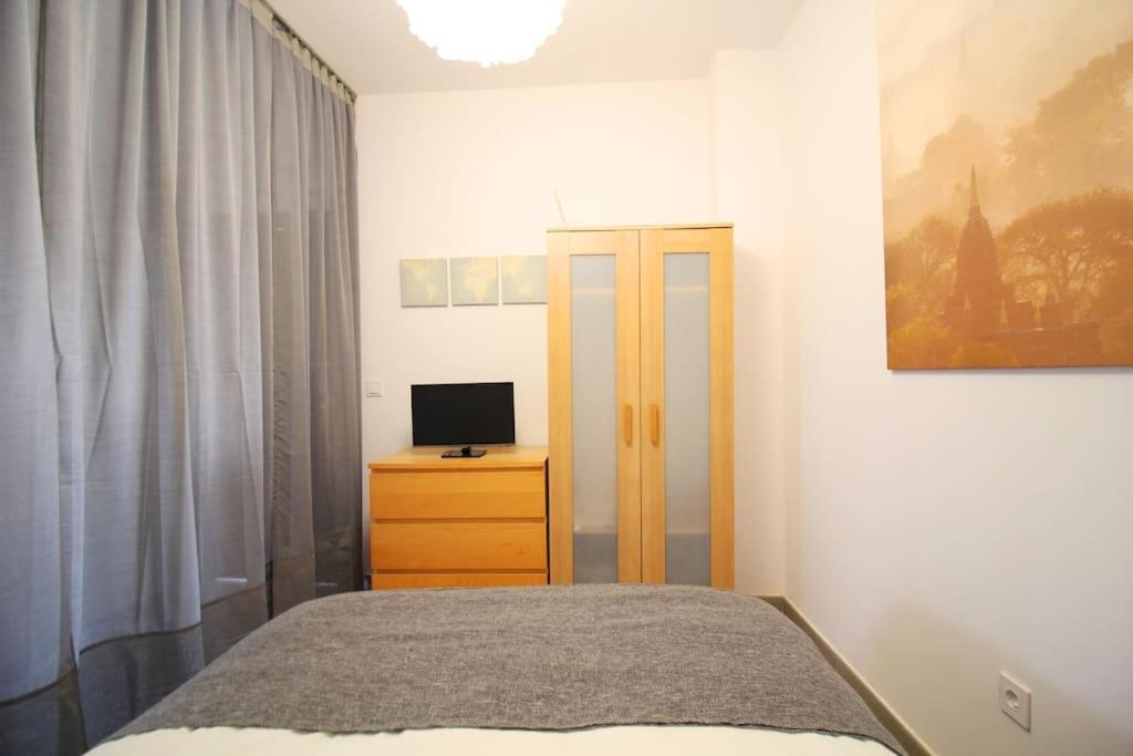 Suite Puerta Osario Con Terraza Sevilla Kültér fotó